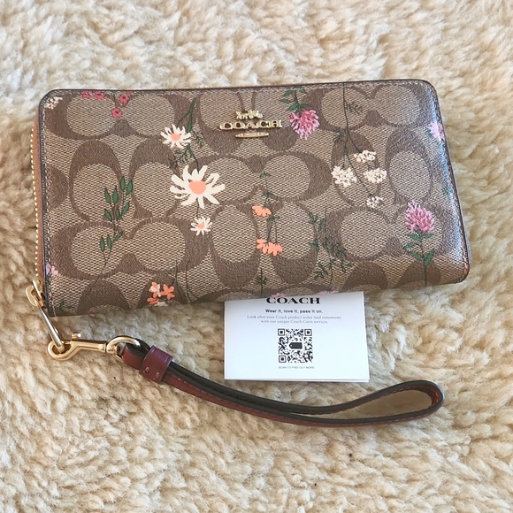 NWOT Coach Signature Wildflower Long Zippered Wallet/Wristlet 🤎🩷🌸🎁 - Picture 2 of 16